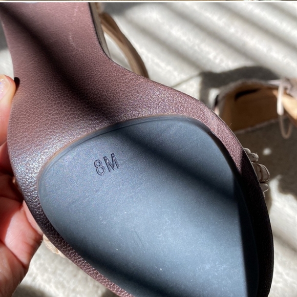 Shoes - Picture 5 of 7